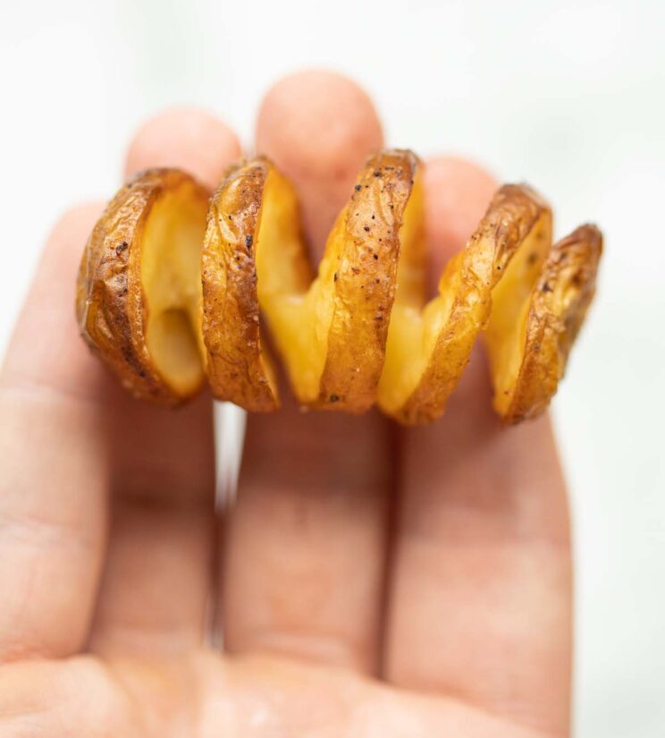 Crispy Spiralized Potatoes - Hint of Healthy